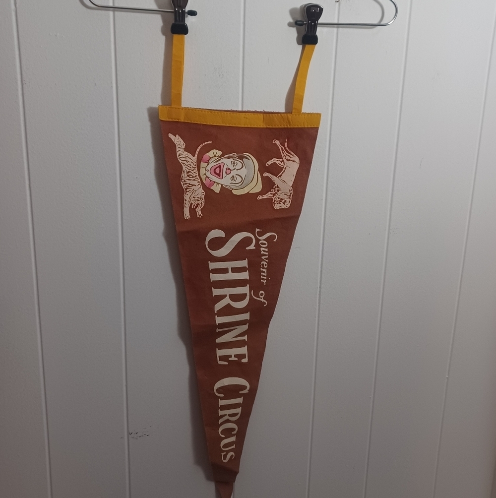 Shrine Circus Pendent - Picture 2 of 6